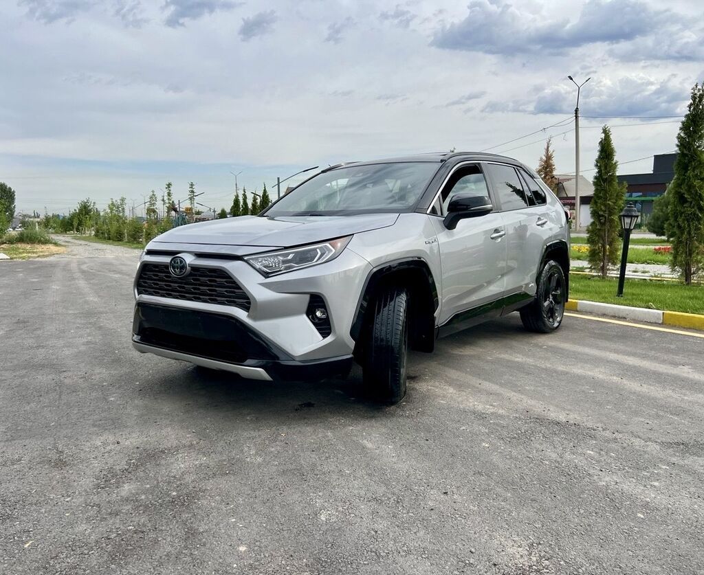 Toyota RAV4: 2021 г., 2.5 л, Автомат, Гибрид, Внедорожник — фото 2