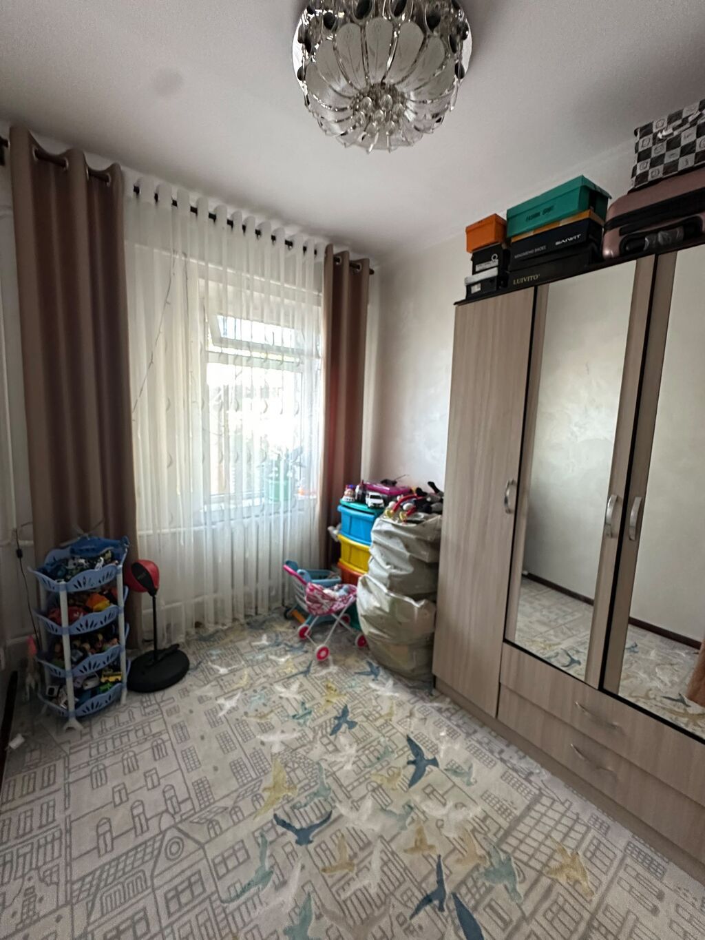 2 кабаттуу үйдүн 1-кабатында жайгашкан квартира сатылат. Өзүнүн 2: фото 5