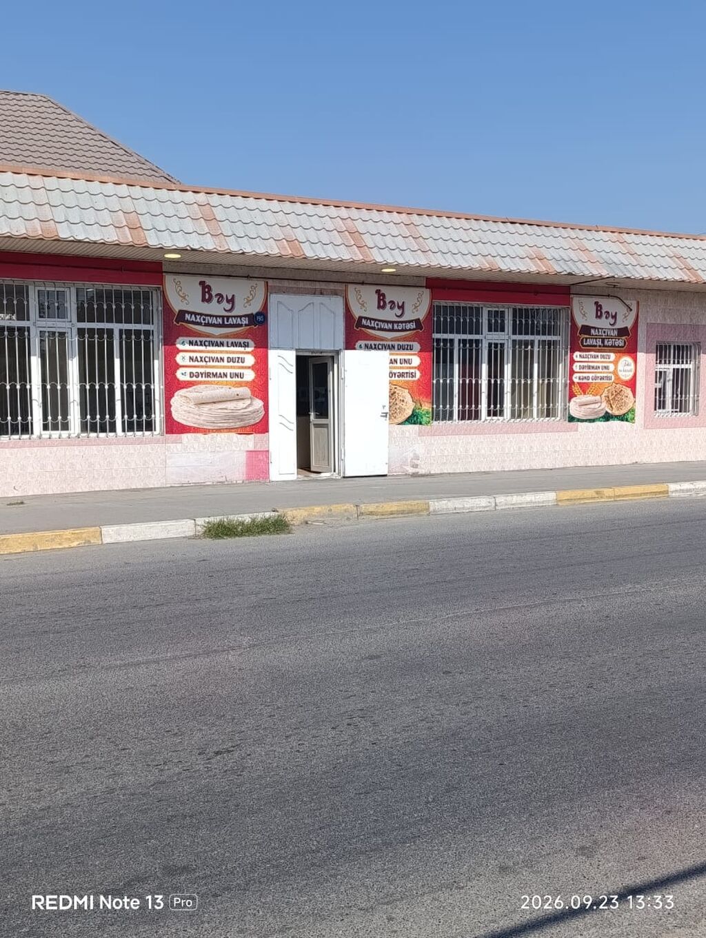 Sumqayit seherinde 21ci mkr-da yerlesen sahesi 90m² olan hazir lavas