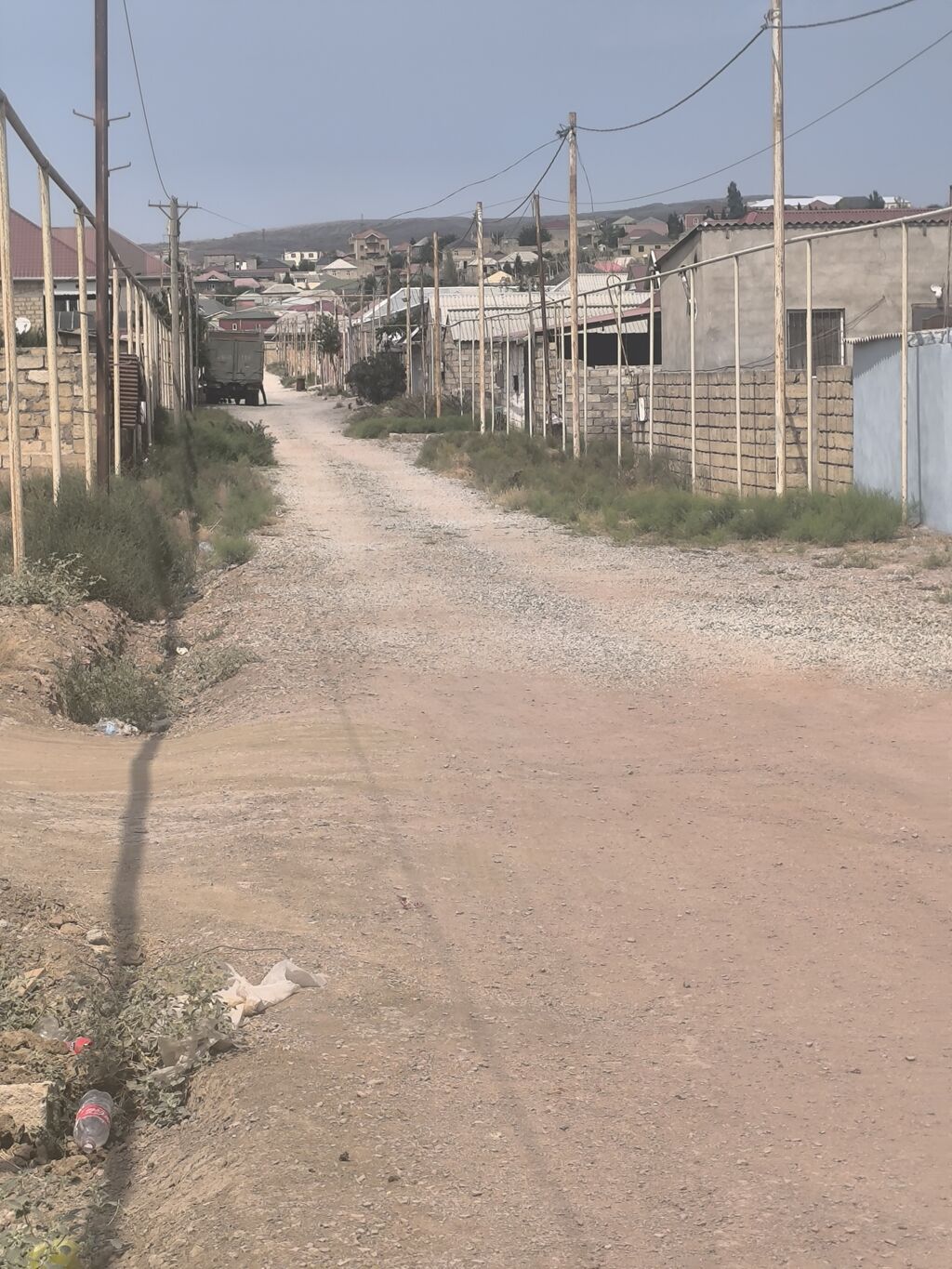 Kupçalı Abşeron rayon Hokumeli Qobu yolunda yaşayış əhatəsində