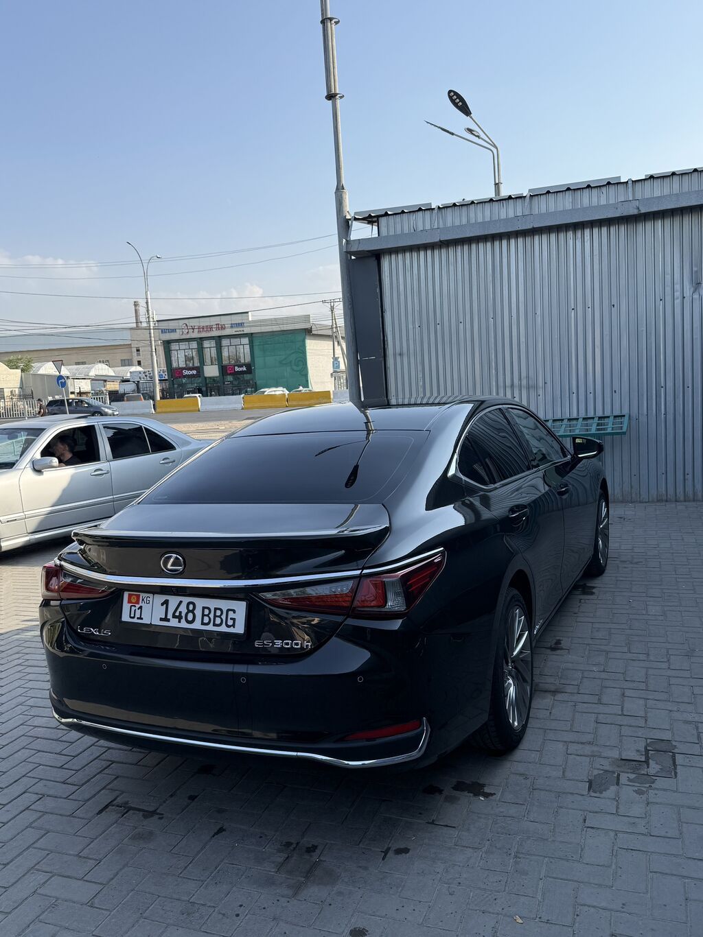 Lexus ES: 2019 г., 2.5 л, Автомат, Гибрид, Седан: фото 2