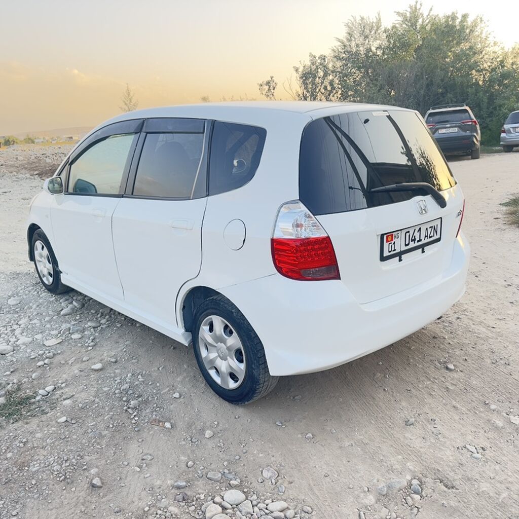 Honda Fit: 2003 г., 1.3 л, Автомат, Бензин, Хэтчбэк: фото 3
