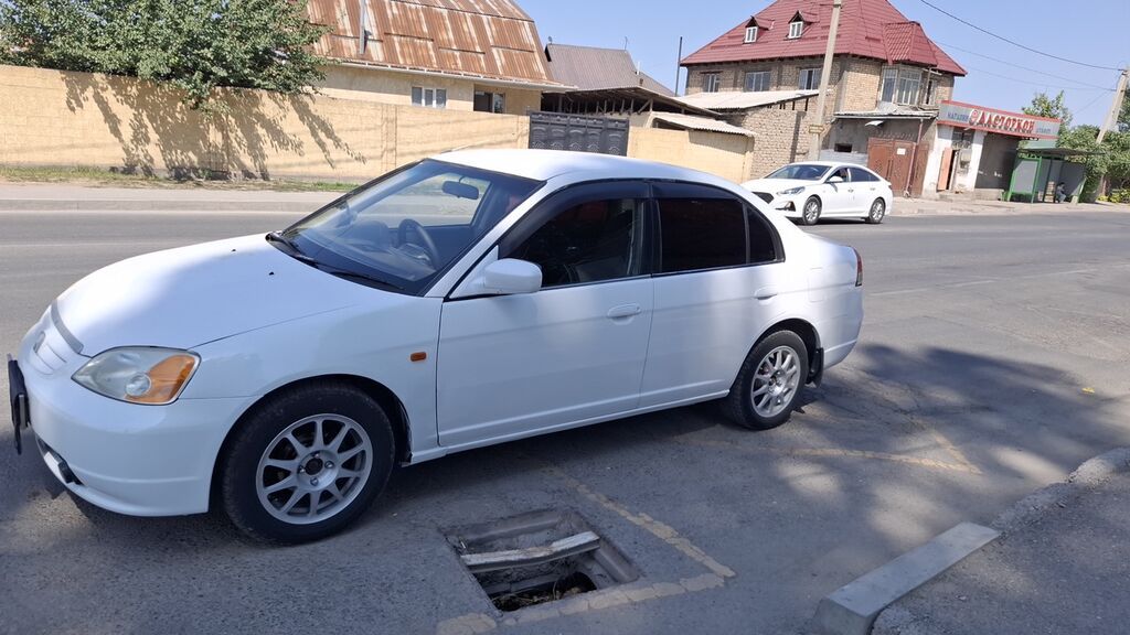 Honda Civic: 2002 г., 1.5 л, Автомат, Бензин, Седан: фото 2