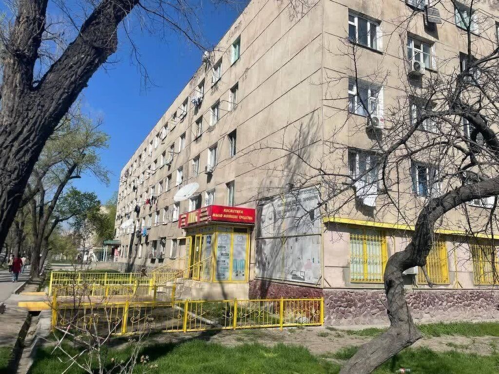 Сдаётся 1-комнатная квартира гостиничного типа без мебели, ул. Айни: фото 3