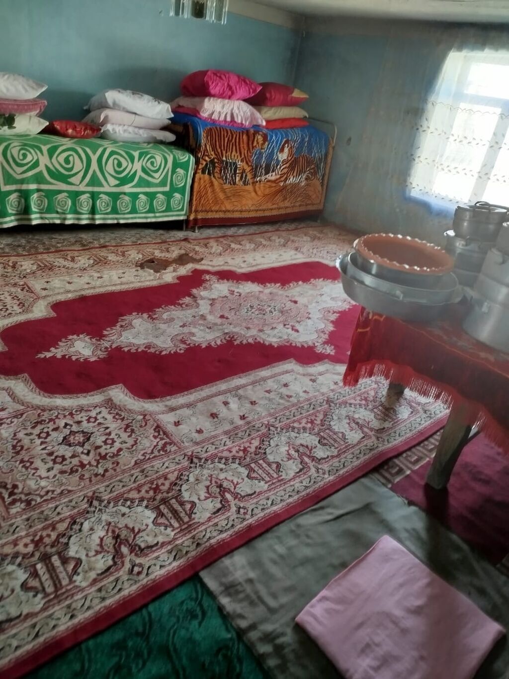 2 mərtəbəli həyət evi - Geniş həyətyanı sahə: yaşıllıq zolağı, üzüm
