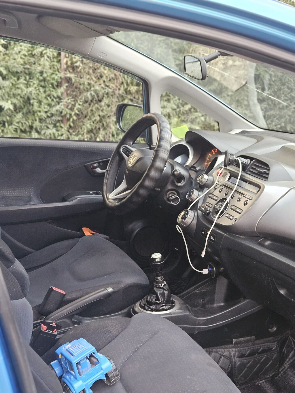 Honda Jazz: 2009 г., 1.4 л, Механика, Бензин, Хэтчбэк: фото 5