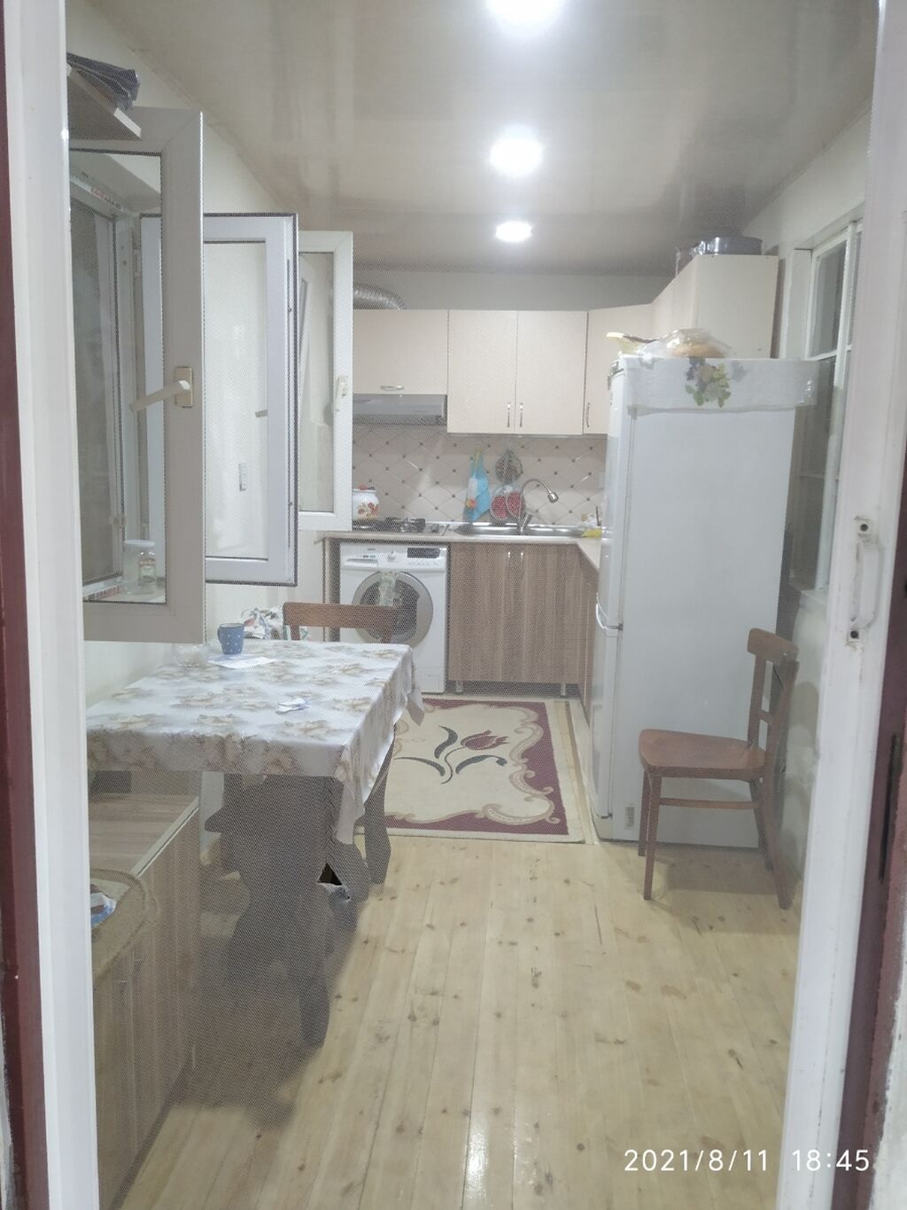 Binəqədi qəs. 3 otaqlı, 93 kv. m, Orta təmir