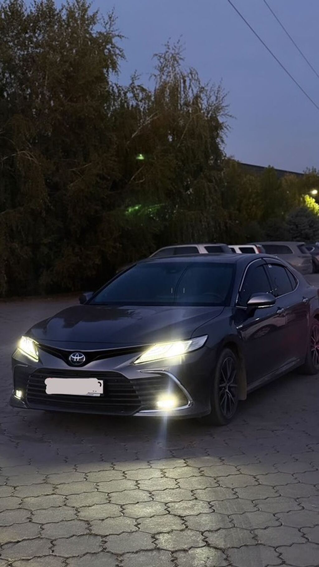 Toyota Camry: 2022 г., 2.5 л, Автомат, Гибрид, Седан: фото 4