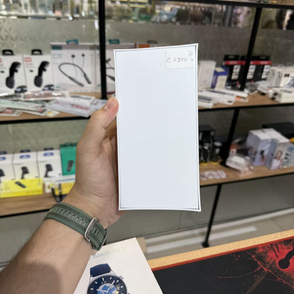 Смартфон Redmi Note 15 Ключевые особенности: - Аккумулятор 6000 мА·ч: фото 2