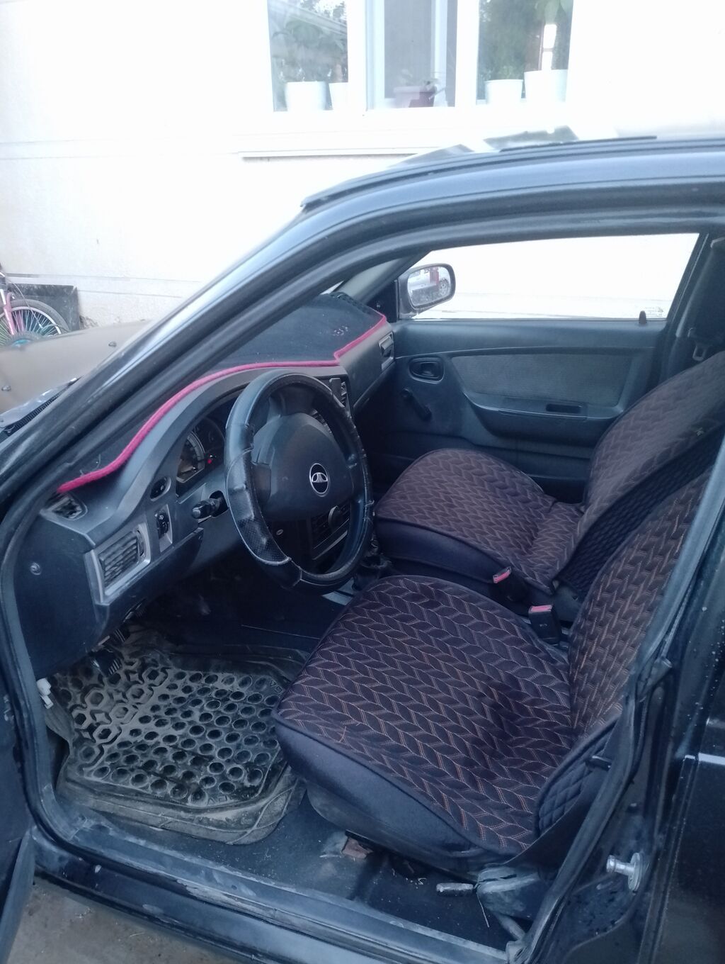 Daewoo Nexia: 2010 г., 1.5 л, Механика, Бензин, Седан: фото 2