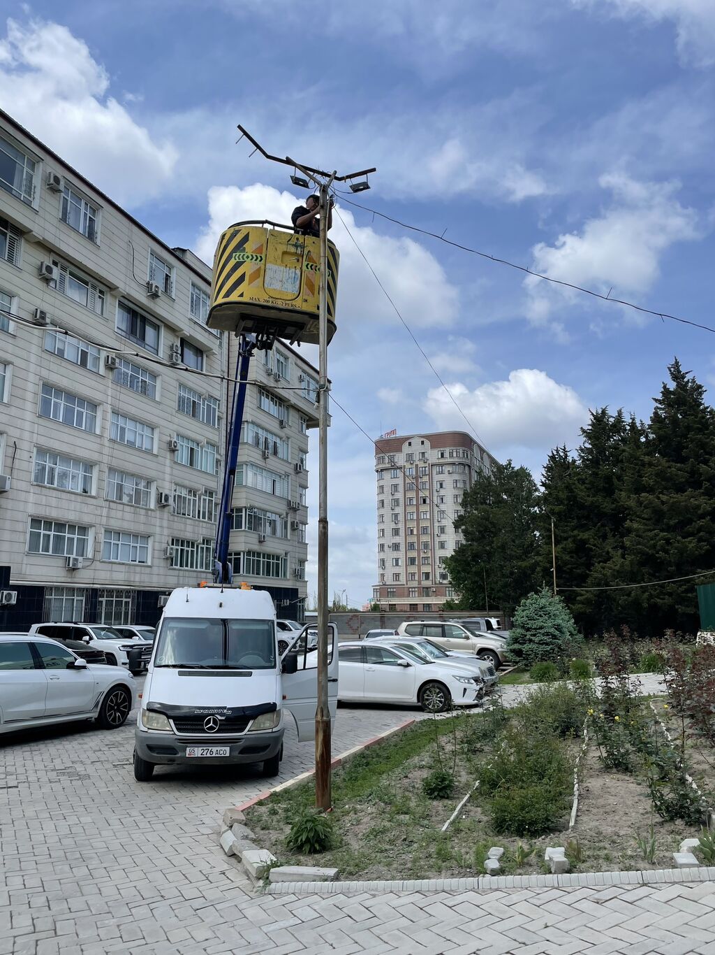 Автовышка 12 метров минимум 2 час: Договорная ᐈ Автовышки, краны |  Комсомольское | 33999363 ➤ lalafo.kg