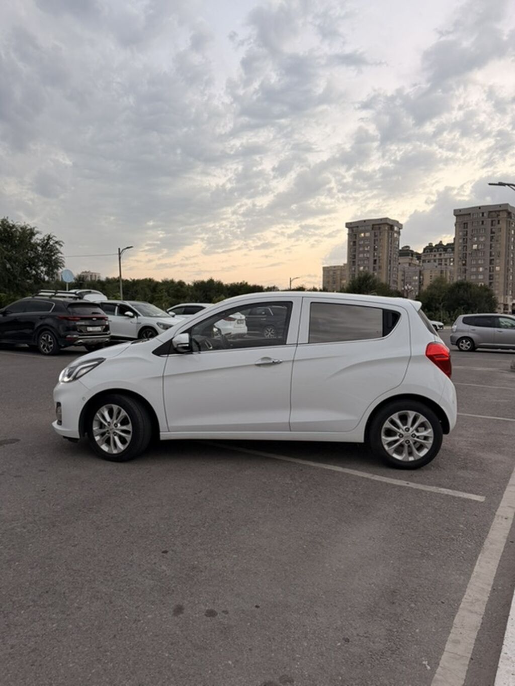 Chevrolet Spark: 2020 г., 0.1 л, Автомат, Бензин, Хэтчбэк: фото 2