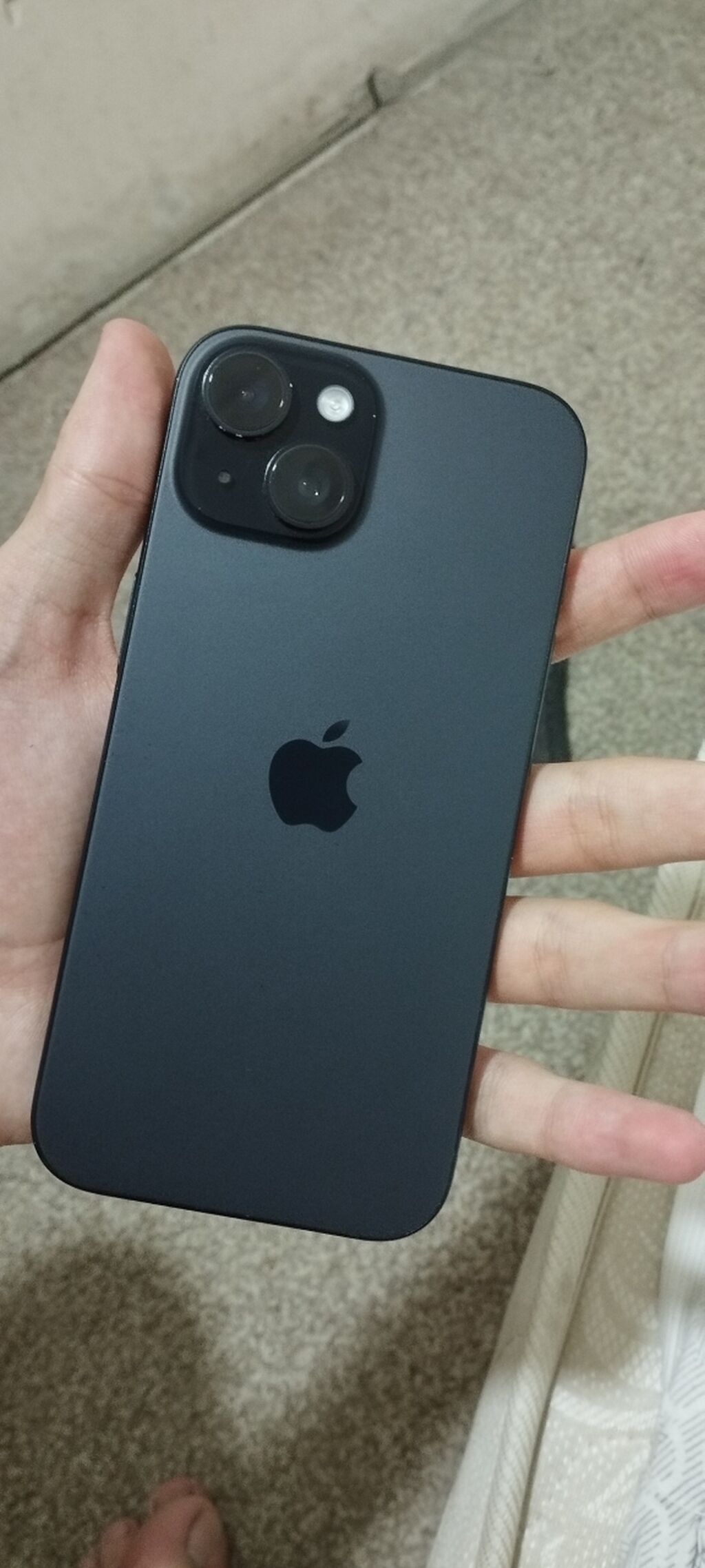 IPhone 15, Б/у, 128 ГБ, Черный, Чехол, 77 %: фото 2