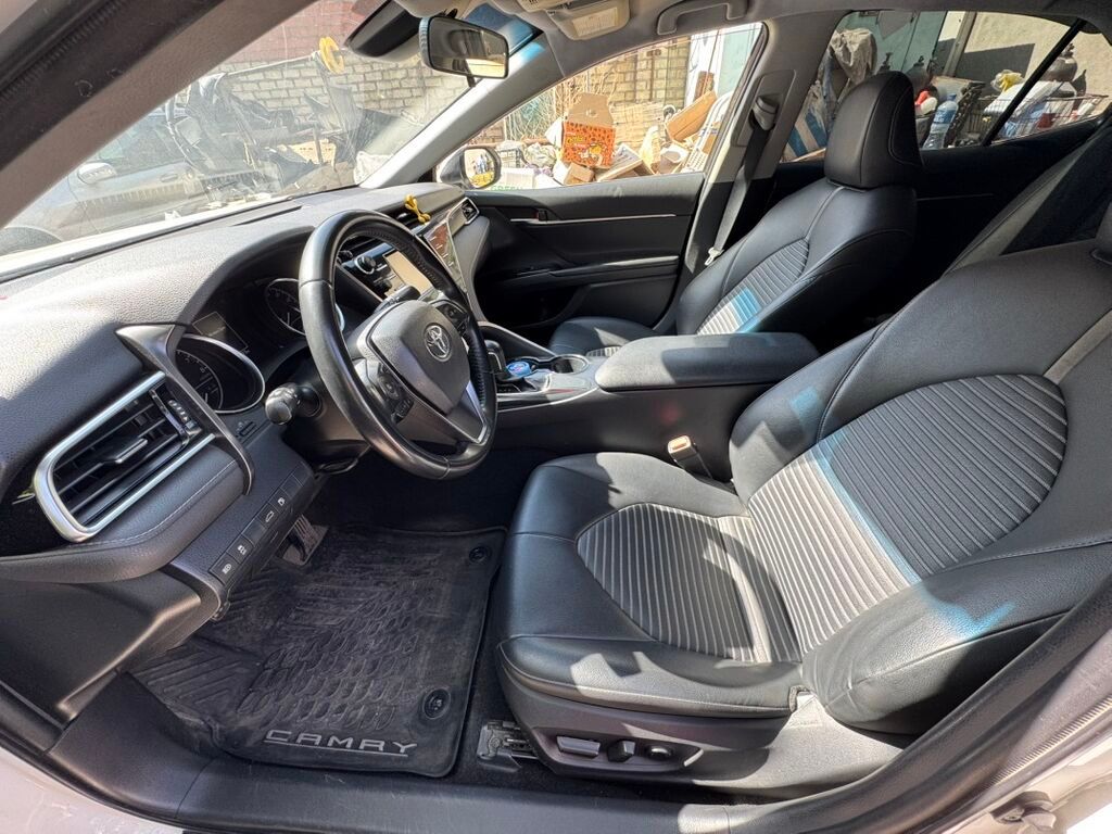 Toyota Camry: 2018 г., 2.5 л, Автомат, Бензин: фото 4