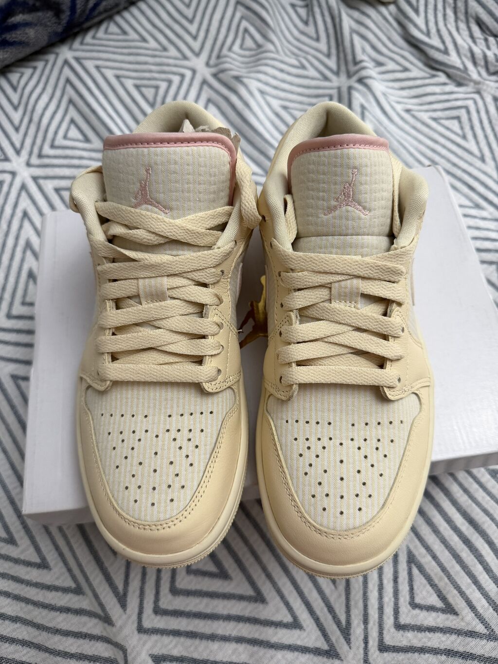 Кроссовки Nike Air Jordan 1 Low - Цвет: кремовый (ваниль) с мягкими: фото 4