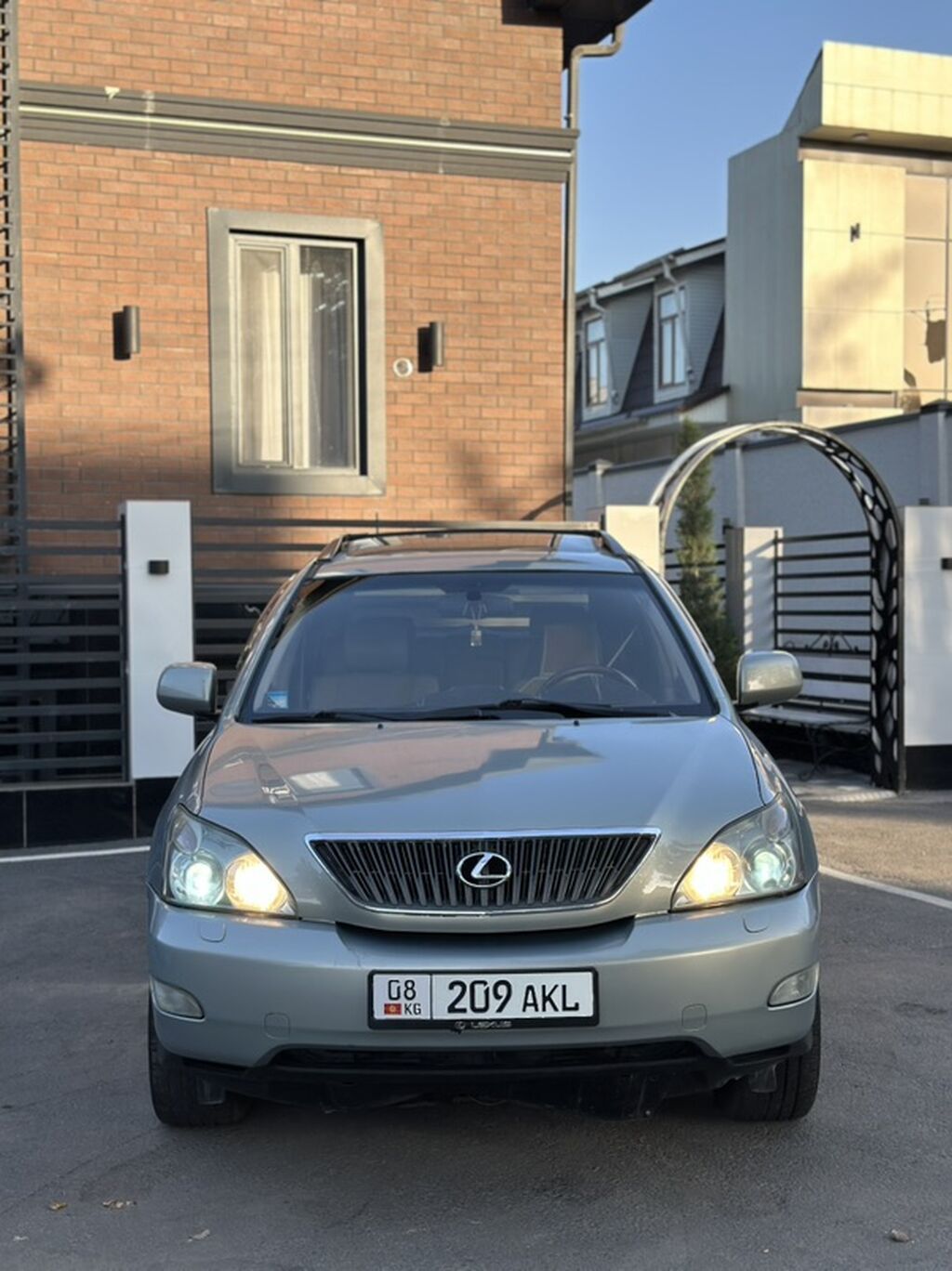 Lexus RX: 2004 г., 3.3 л, Автомат, Бензин, Кроссовер: фото 3