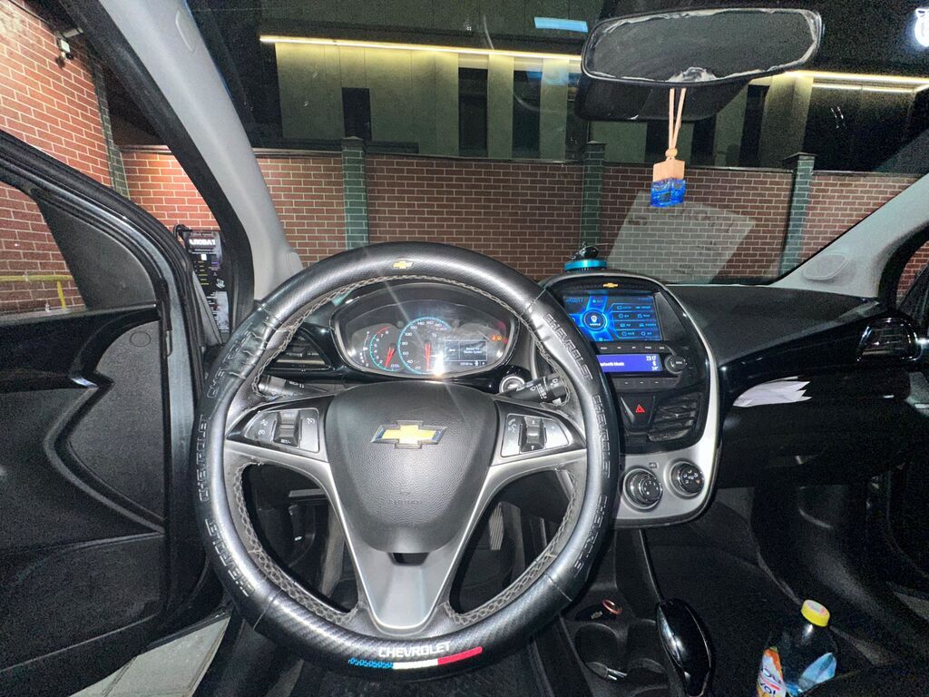 Chevrolet Spark: 2017 г., 1 л, Автомат, Бензин, Хэтчбэк: фото 4