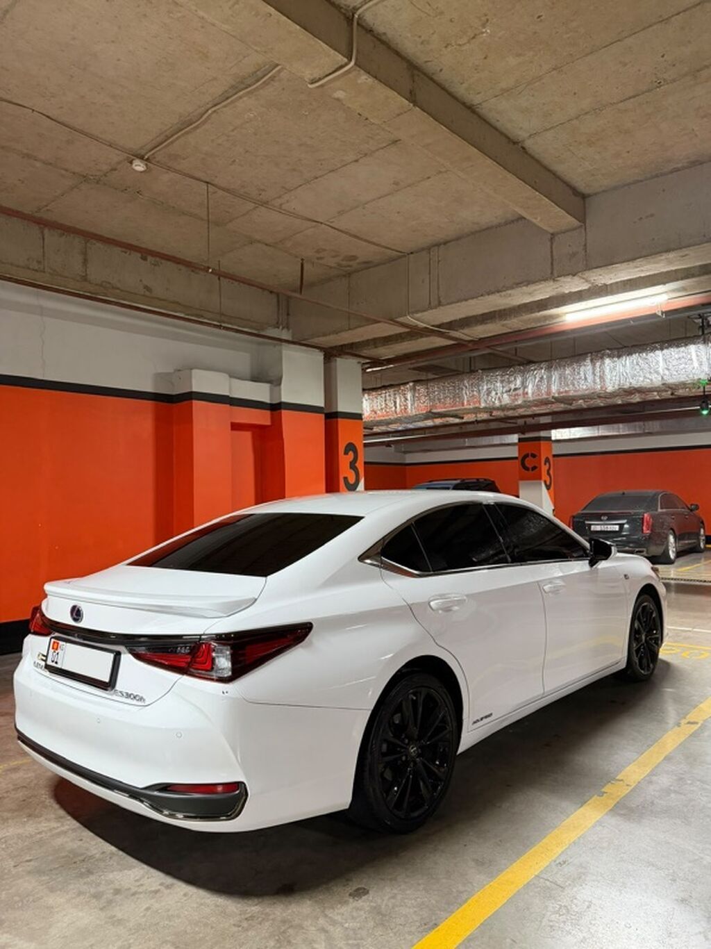 Lexus ES: 2022 г., 2.5 л, Автомат, Гибрид, Седан: фото 6