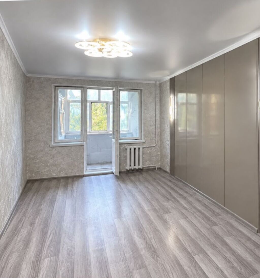 1 комната, 35 м², 8 мкр 104 серия, 4 этаж, Свежий ремонт: фото 1