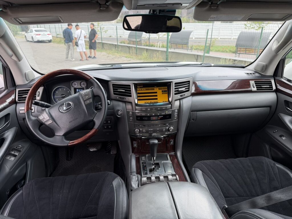 Lexus LX: 2010 г., 5.7 л, Автомат, Бензин, Внедорожник: фото 6