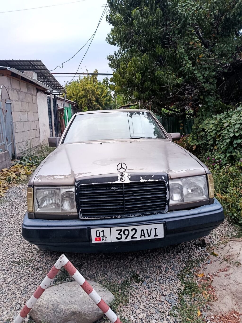 Mercedes-Benz W124: 1990 г., 2 л, Механика, Бензин, Седан: фото 6