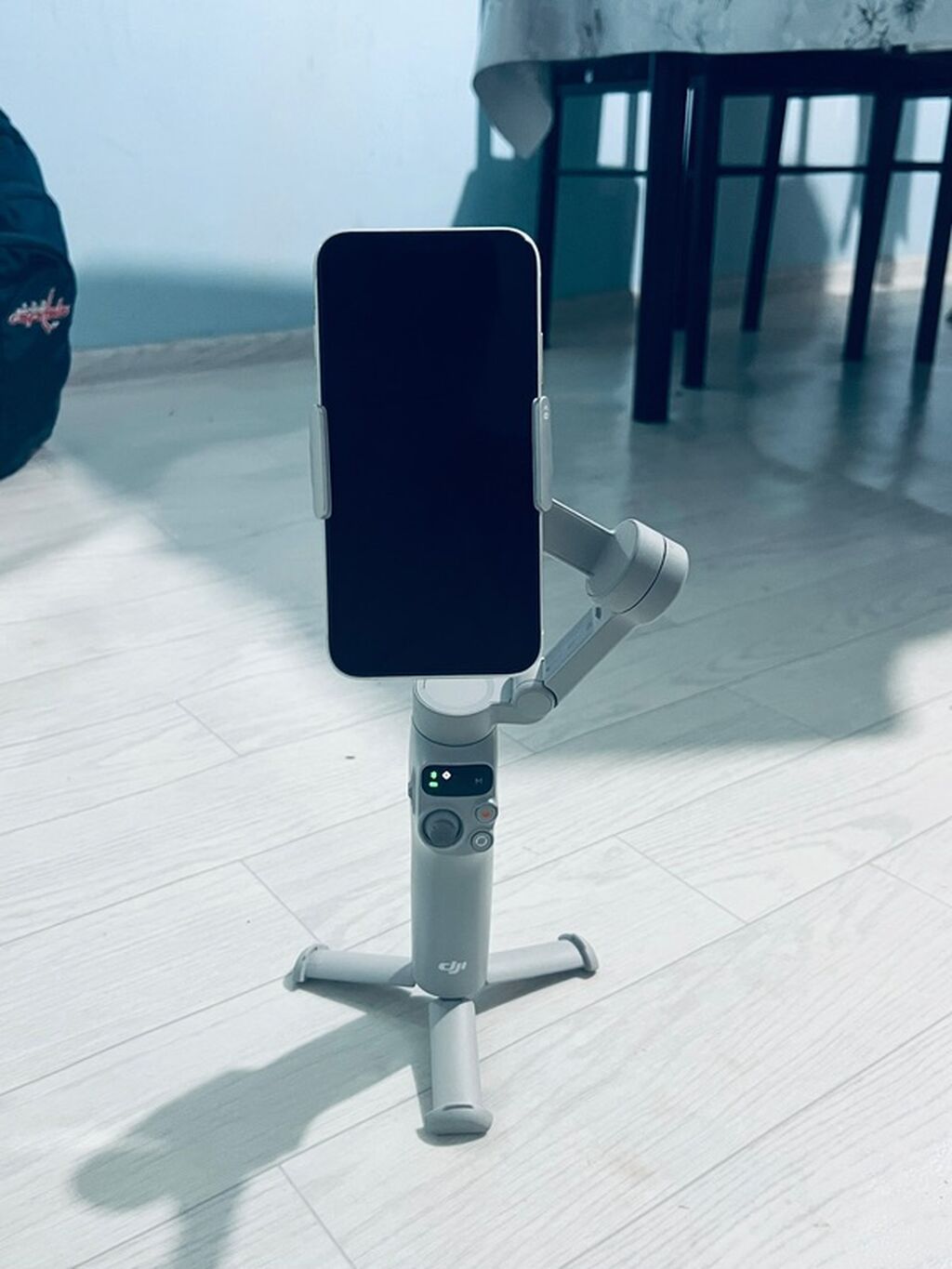 DJI Osmo Mobile 7 — компактный 3-осевой стабилизатор для смартфона: фото 2
