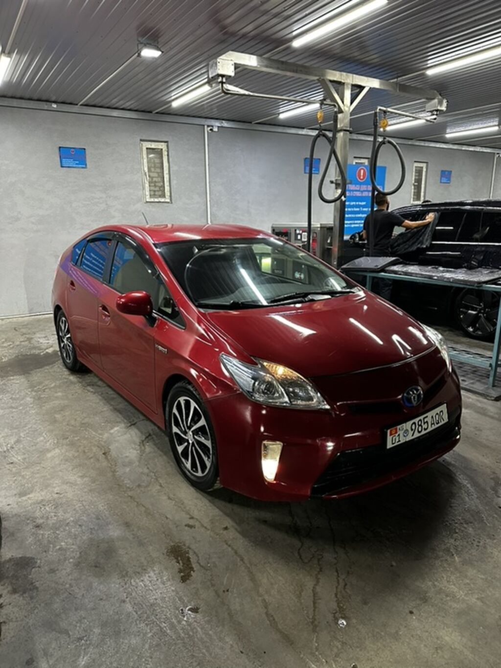 Toyota Prius: 2012 г., 1.8 л, Вариатор, Гибрид, Хэтчбэк: фото 2