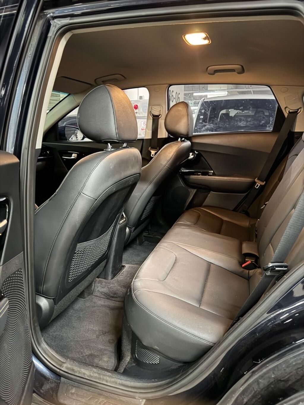 Kia Niro: 2019 г., Автомат, Гибрид, Кроссовер: фото 2