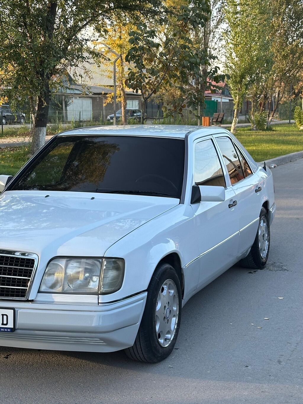 Mercedes-Benz E-Class: 1993 г., 3.2 л, Автомат, Бензин, Седан: фото 6