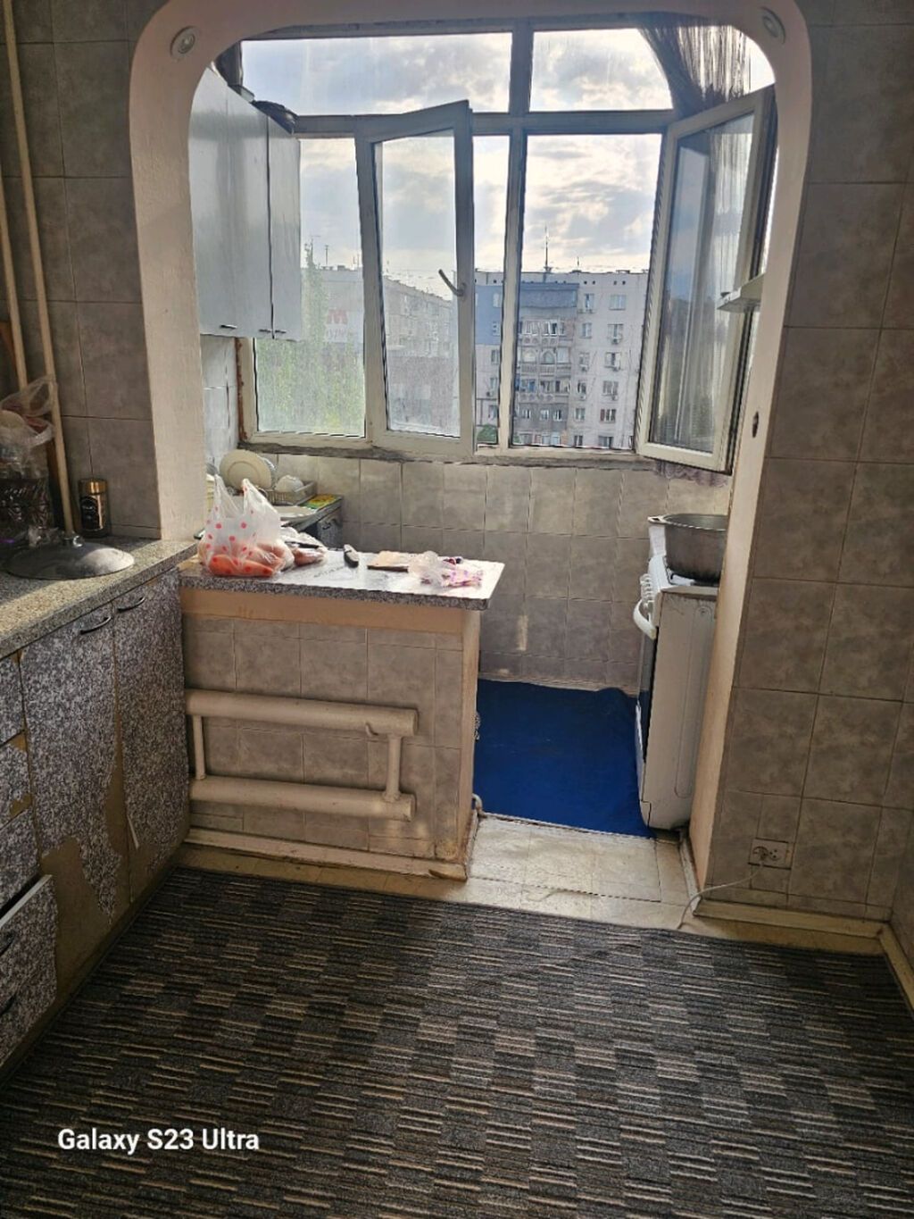 3 комнаты, 80 м², Дордой Плаза ТРЦ 105 серия, 7 этаж, Старый ремонт: фото 3