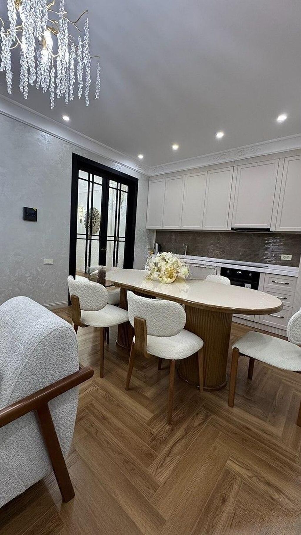 Yasamal, 3 otaqlı, Yeni tikili, m. 8 Noyabr, 107 kv. m