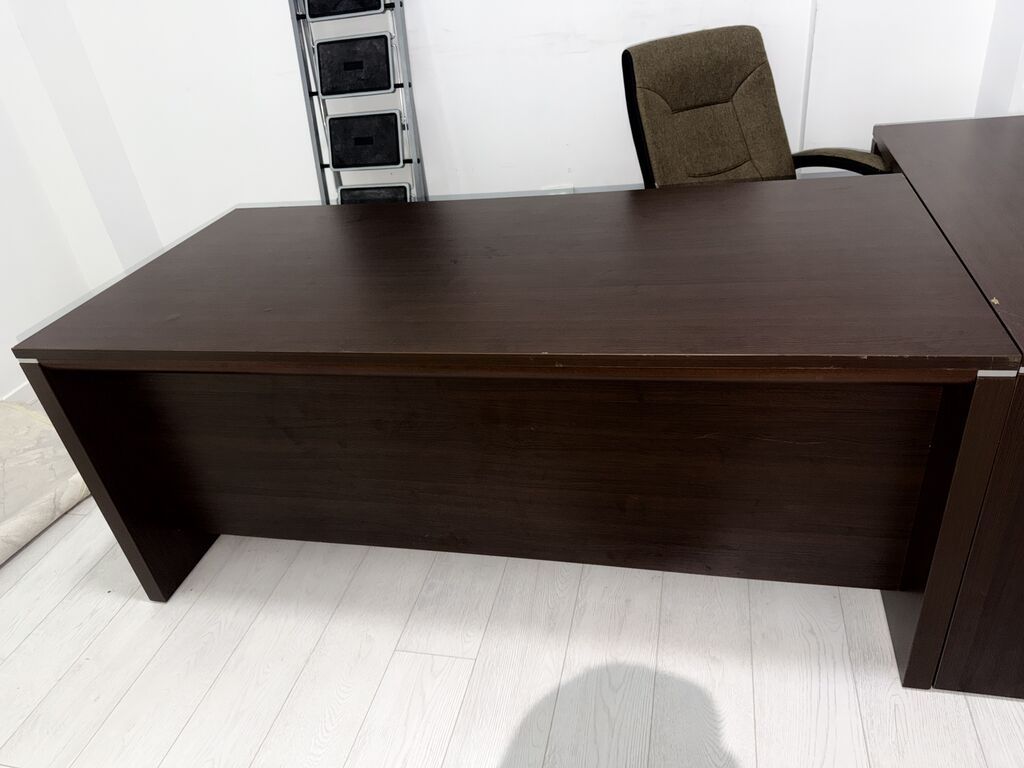 Продам офисный комплект: угловой стол и кресло: фото 6