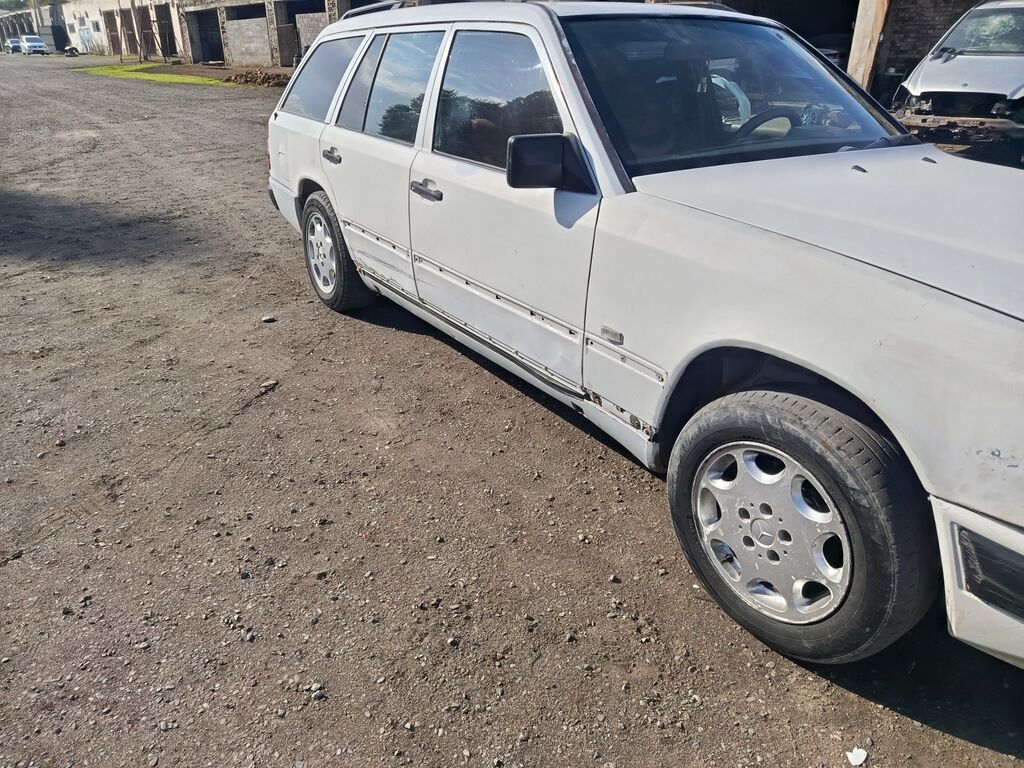 Mercedes-Benz W124: 1991 г., 0.3 л, Механика, Дизель, Универсал: фото 3