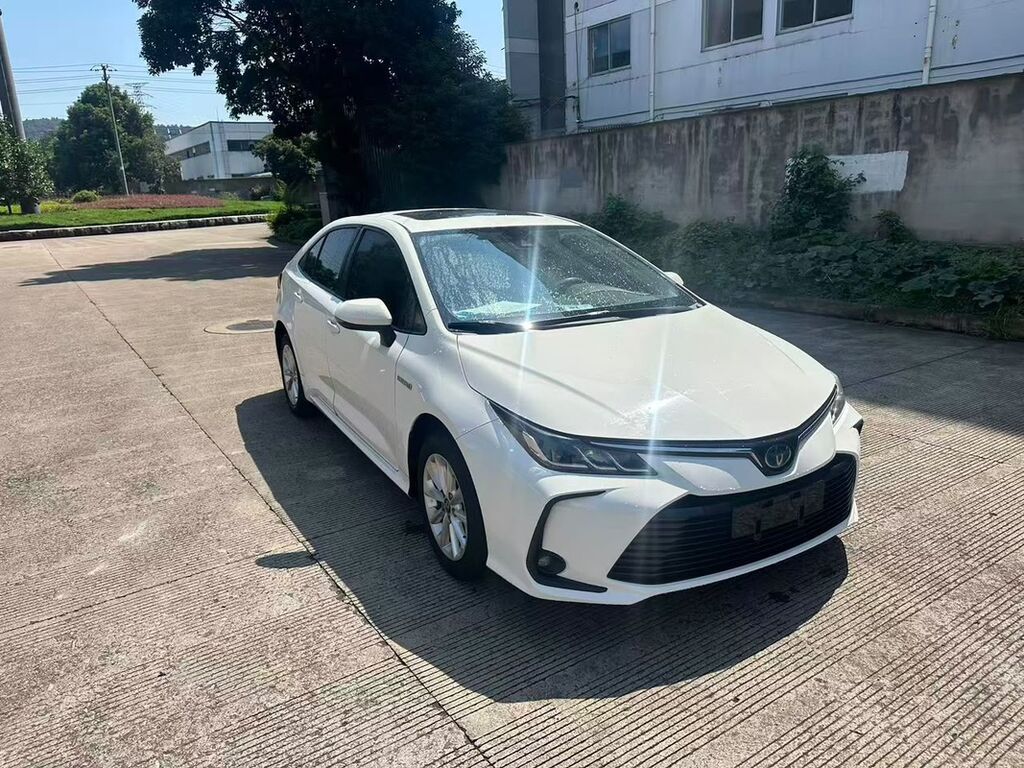 Toyota Corolla: 2020 г., 1.8 л, Вариатор, Гибрид, Седан: фото 6