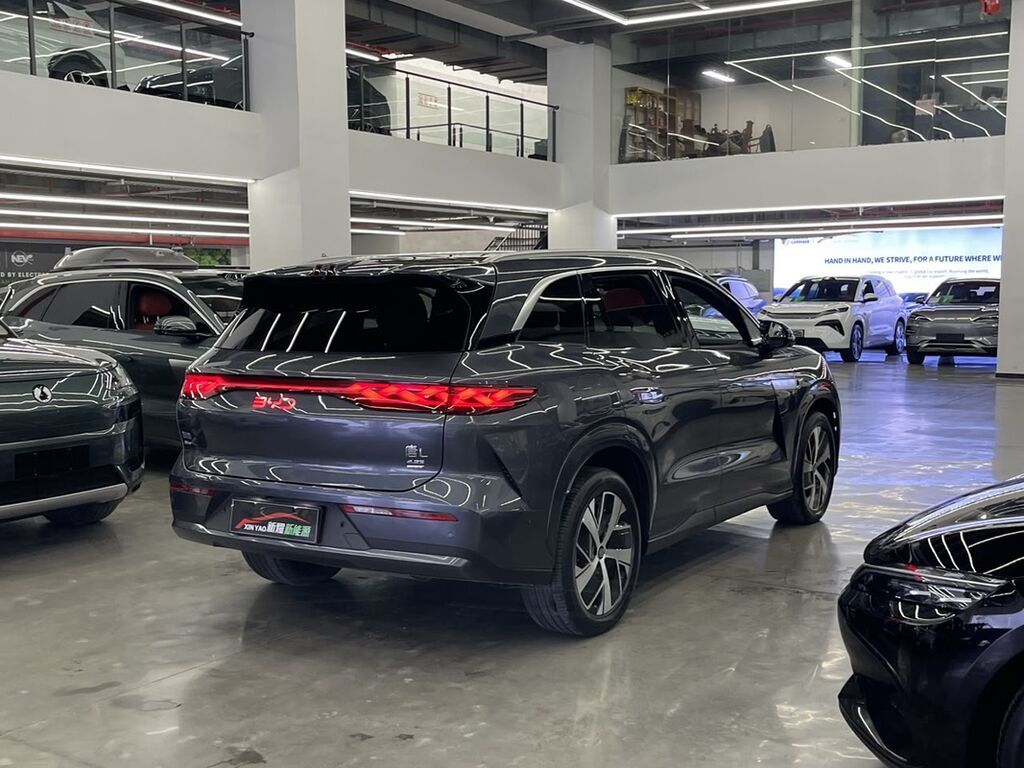 BYD Tang L: 2025 г., 1.5 л, Автомат, Гибрид, Кроссовер: фото 3