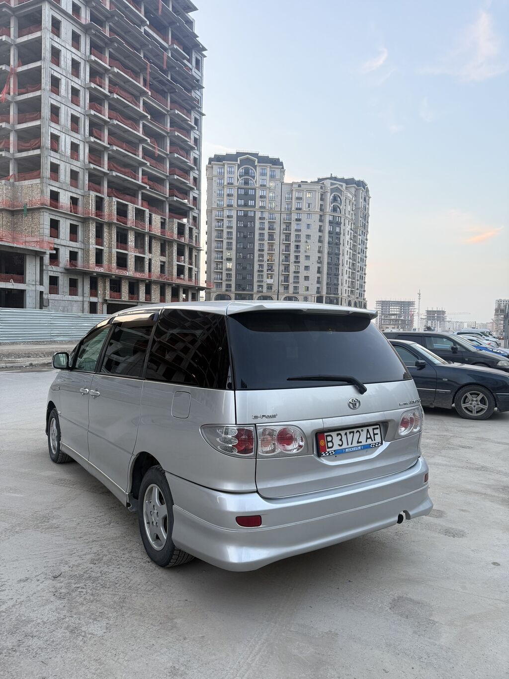 Toyota Estima: 2001 г., 2.4 л, Вариатор, Гибрид, Минивэн: фото 5