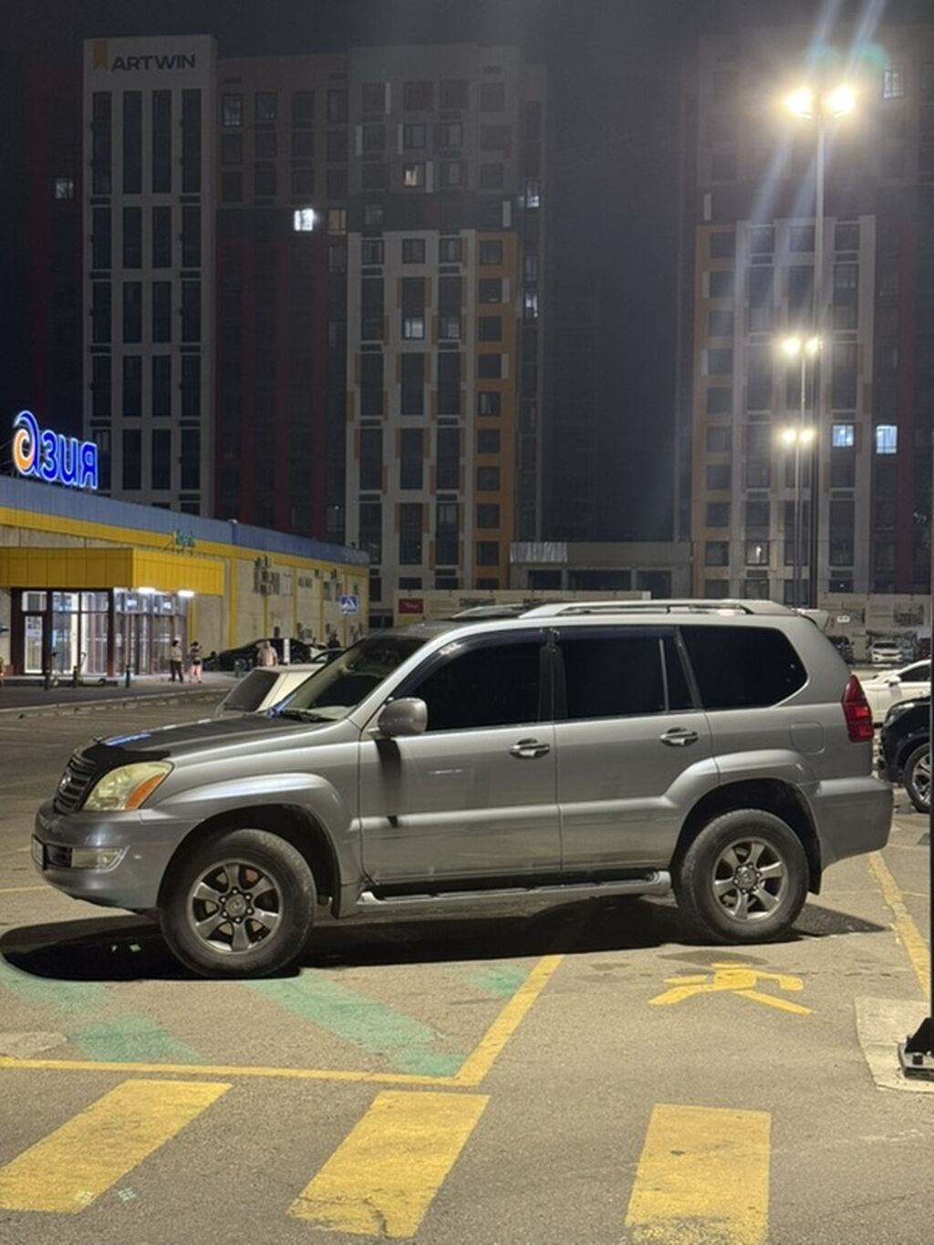 Lexus GX: 2004 г., 4.7 л, Автомат, Бензин, Внедорожник: фото 2