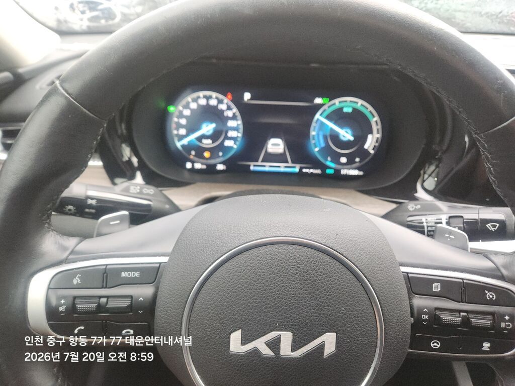 Kia K5: 2023 г., 2 л, Автомат, Гибрид, Седан: фото 2