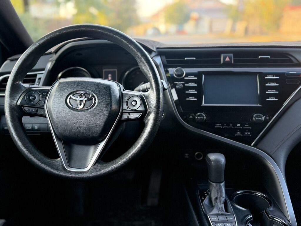 Toyota Camry: 2018 г., 2.5 л, Автомат, Гибрид, Седан: фото 7