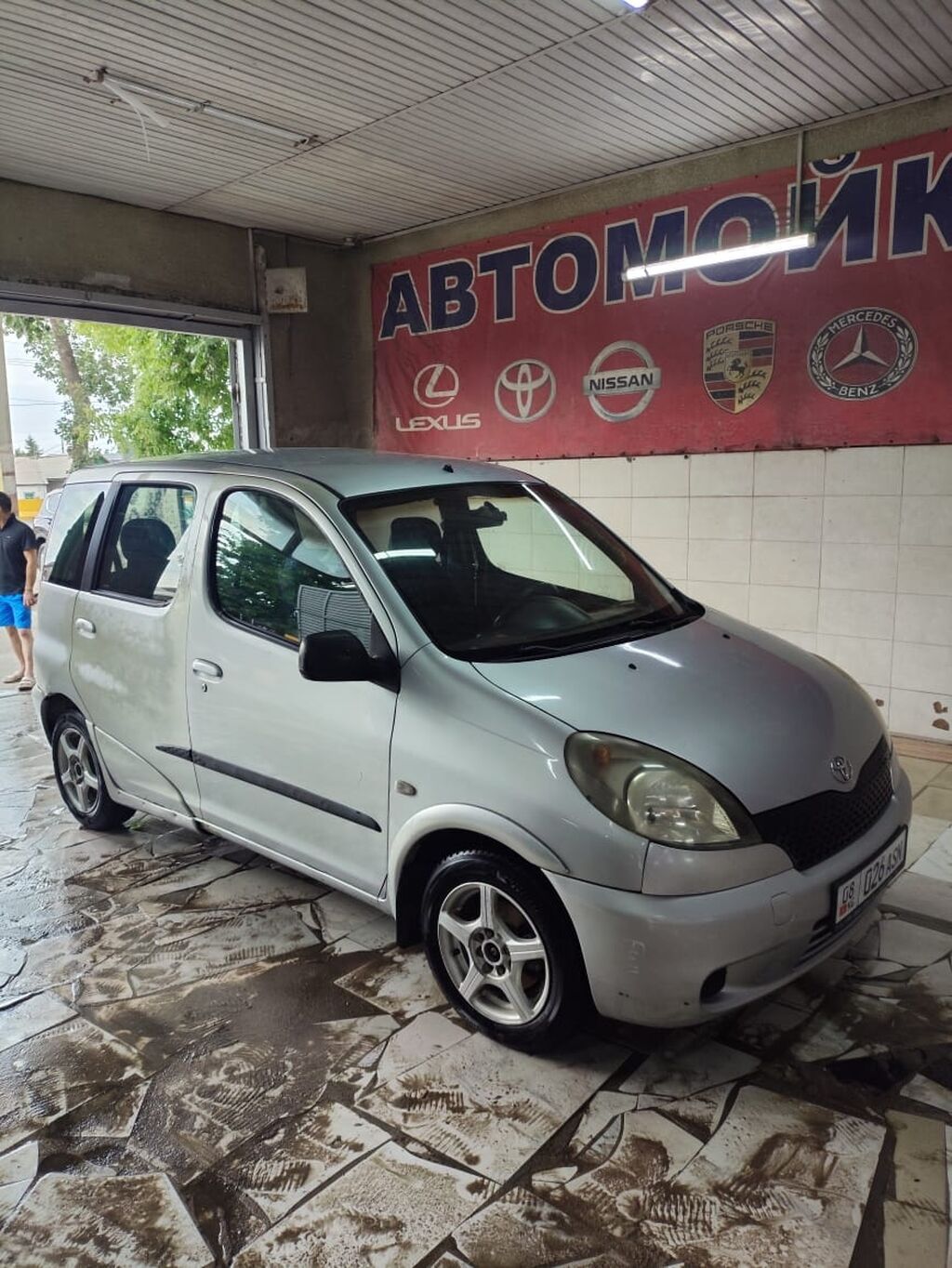 Toyota Yaris Verso: 2000 г., 1.3 л, Механика, Бензин, Универсал: фото 2