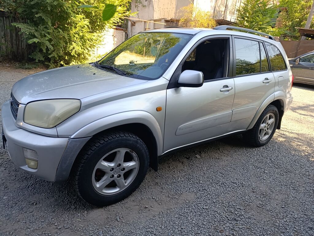 Toyota RAV4: 2001 г., Автомат, Бензин, Внедорожник: фото 2