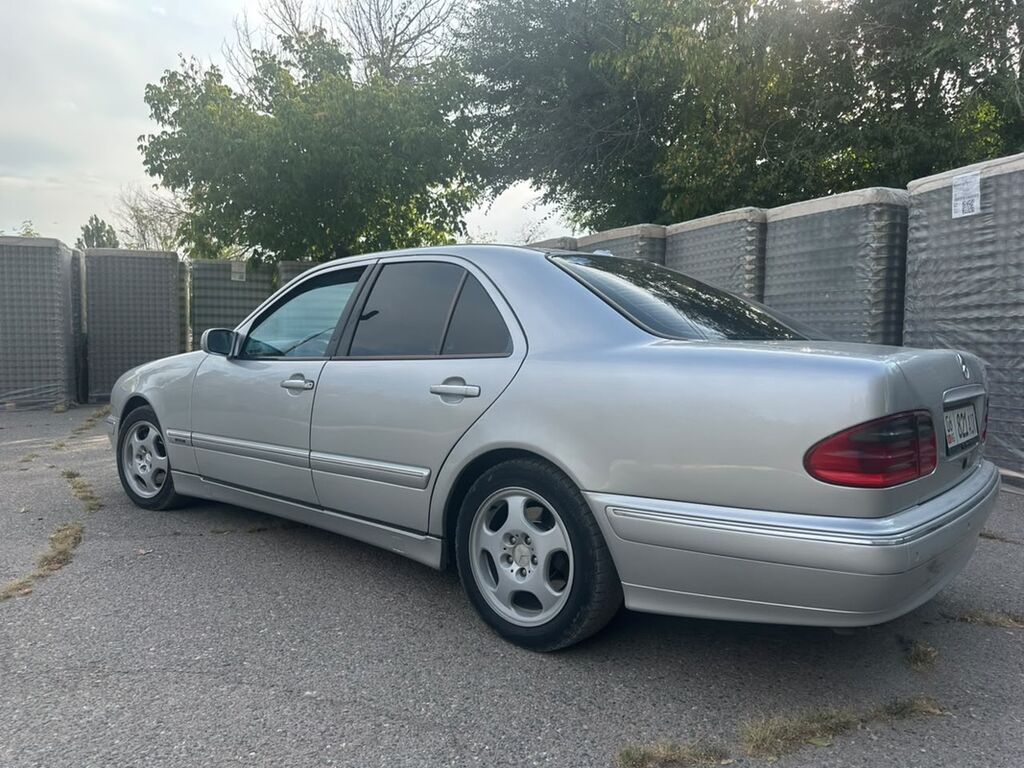 Mercedes-Benz E-Class: 2001 г., 3.2 л, Автомат, Газ, Седан: фото 2