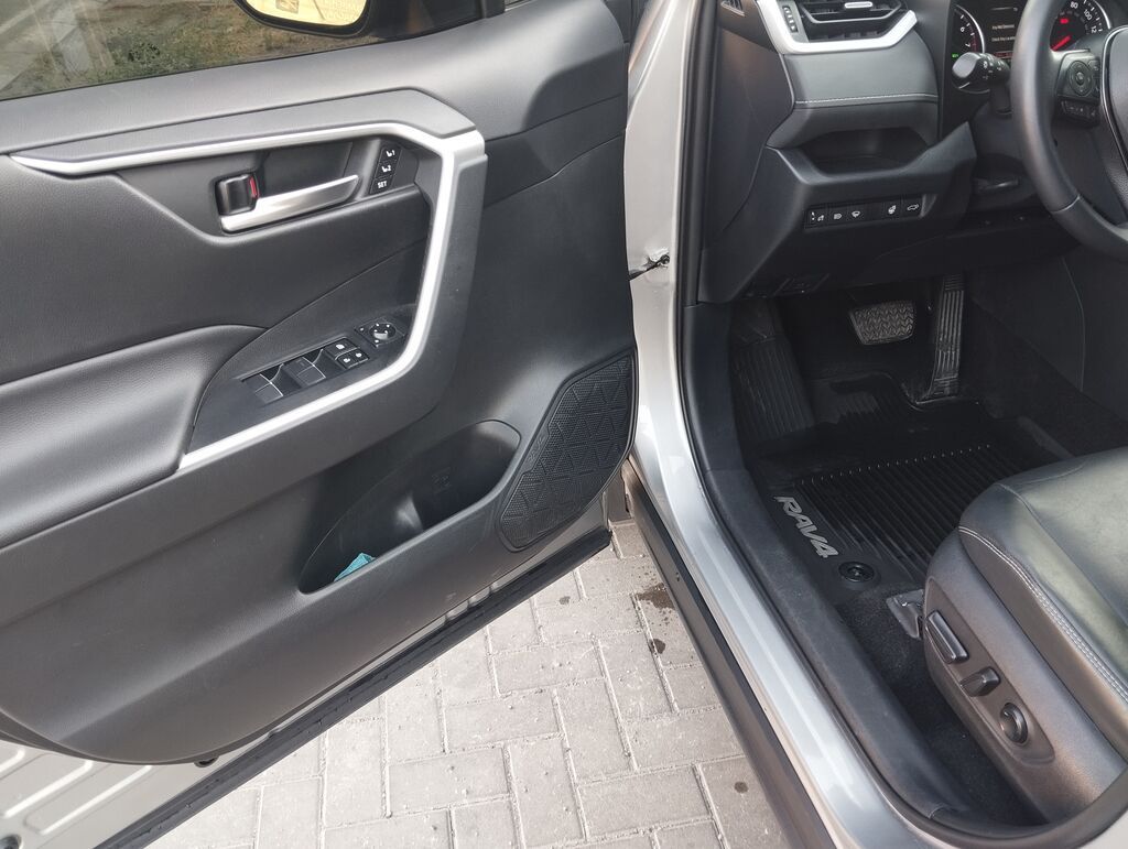 Toyota RAV4: 2019 г., 2.5 л, Автомат, Бензин, Кроссовер: фото 8