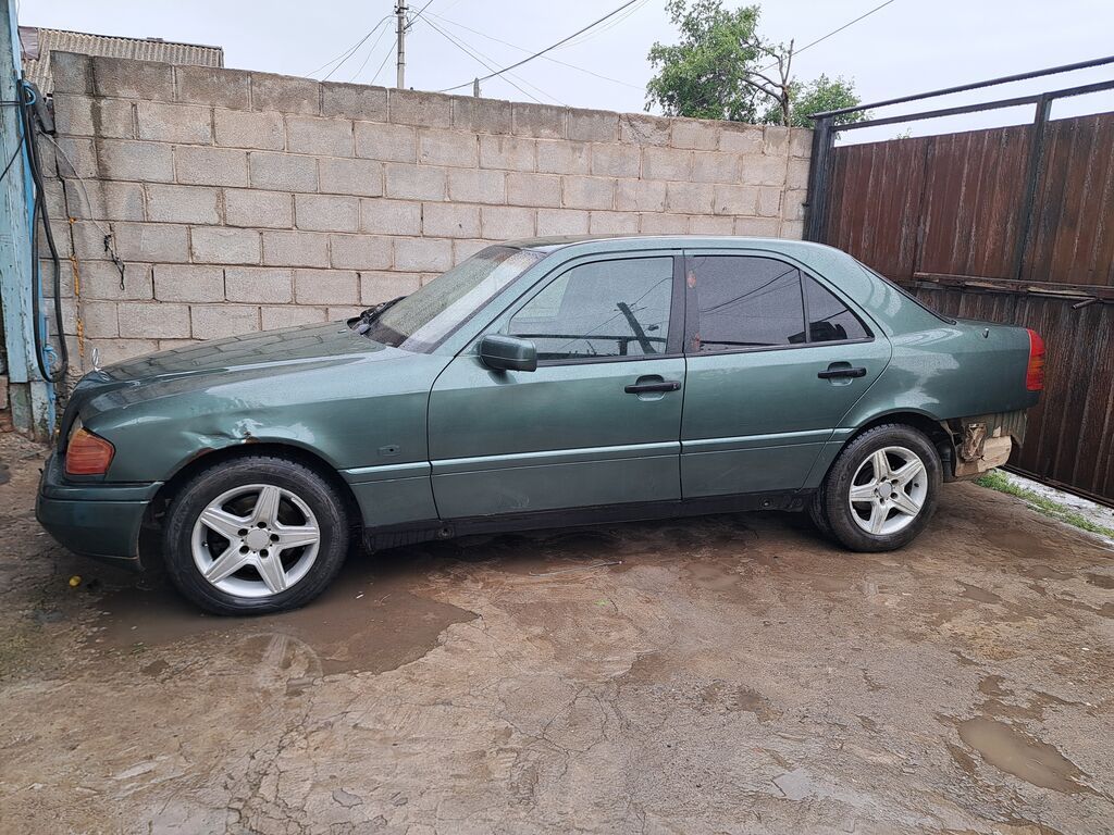 Mercedes-Benz C-Class: 1995 г., 1.8 л, Механика, Бензин, Седан: фото 4