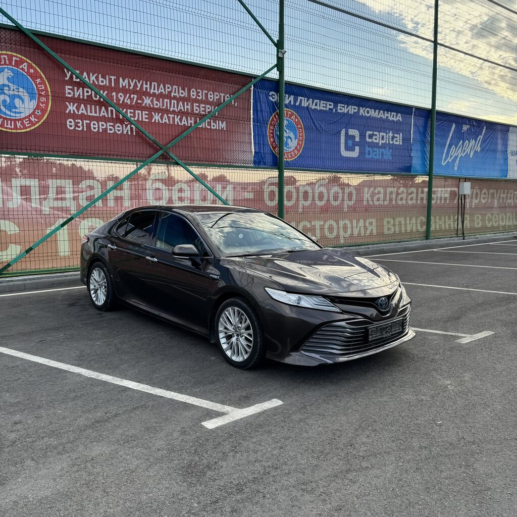 Toyota Camry: 2018 г., 2.5 л, Вариатор, Гибрид, Седан: фото 3