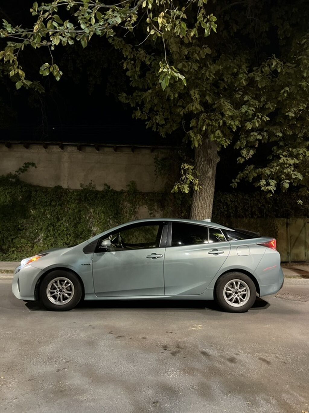 Toyota Prius: 2016 г., 1.8 л, Вариатор, Гибрид, Лифтбек: фото 4