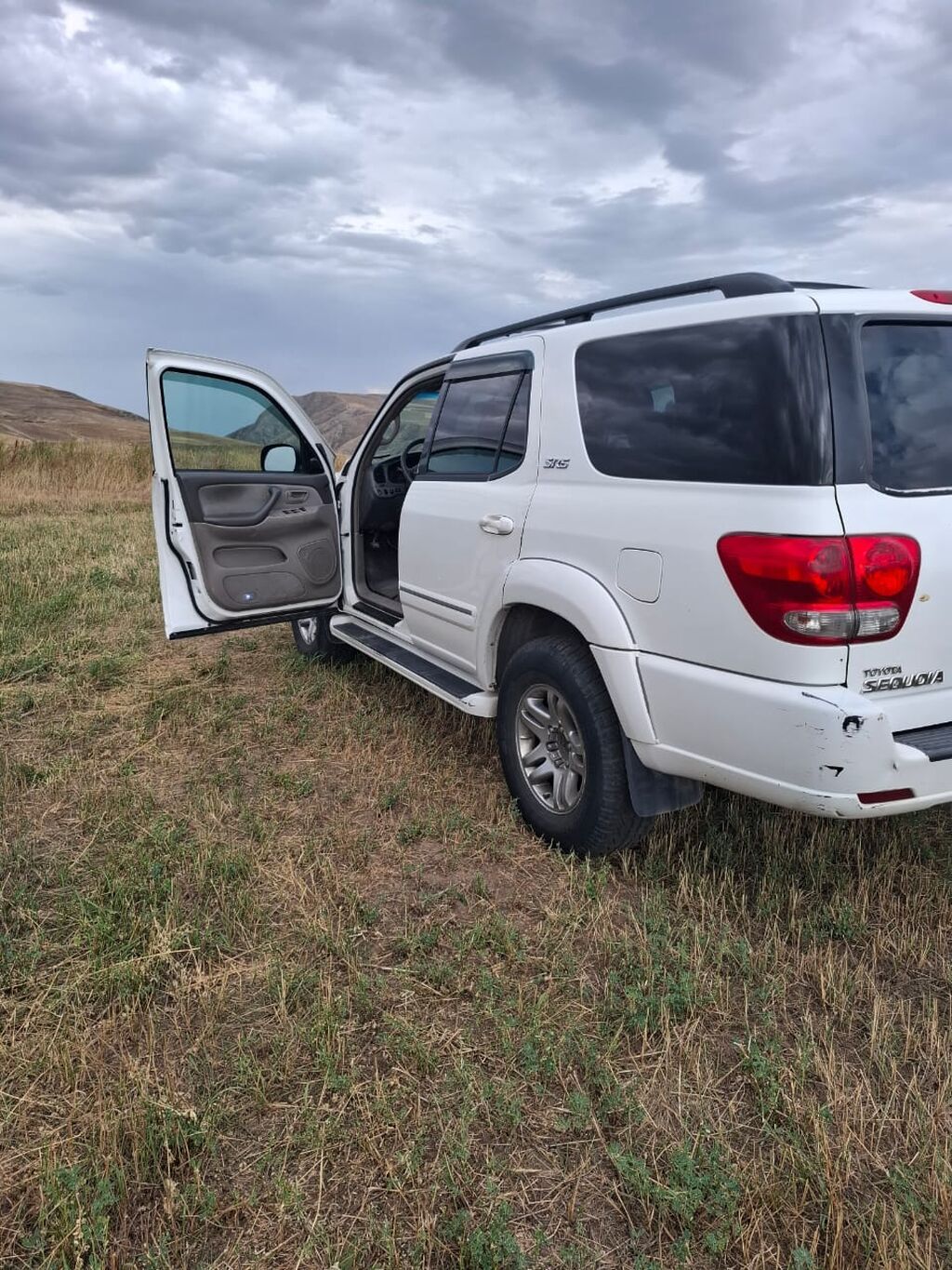 Toyota Sequoia: 2004 г., Автомат, Бензин, Внедорожник: фото 6