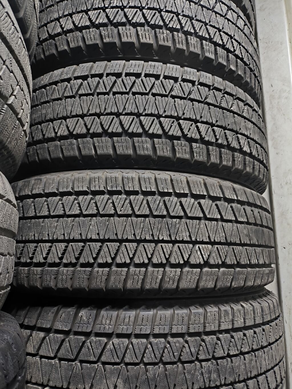 Шины 225 / 65 / R 17, Зима, Б/у, Комплект, Внедорожные (АТ/МТ), Япония, Bridgestone: фото 3