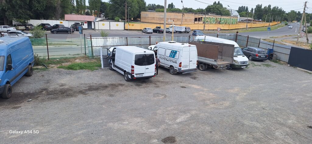Mercedes-Benz Sprinter, цельнометаллический фургон белого цвета: фото 6