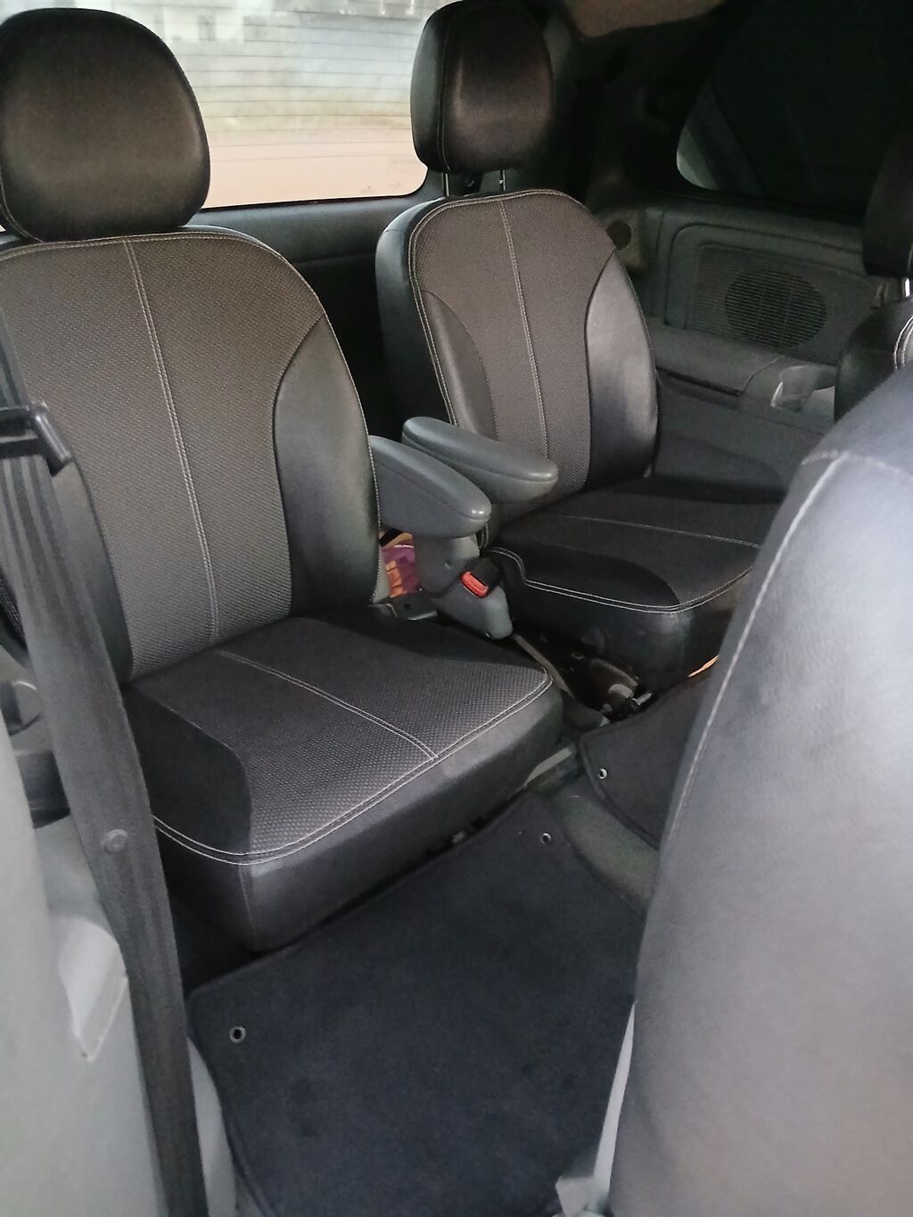 Chrysler Voyager: 2004 г., Минивэн: фото 4